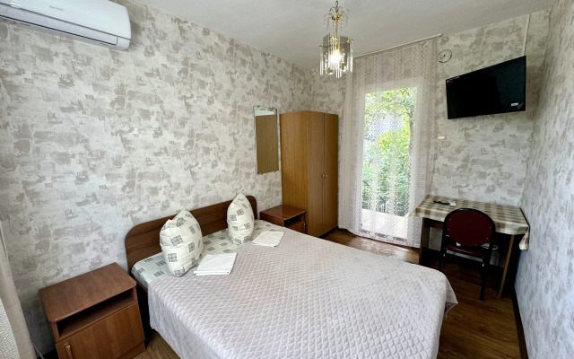 Na Tolstogo 30/1 Guest House