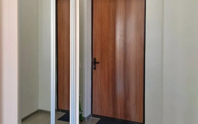 Studiya na mansarde v Nemetskoy derevne ryadom s ozerom Flat