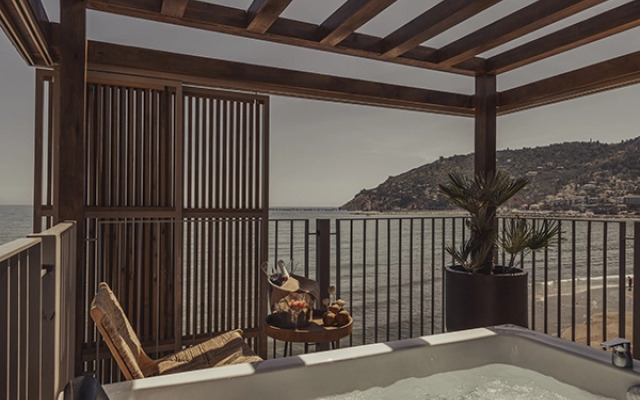 En Vie Beach Boutique Hotel