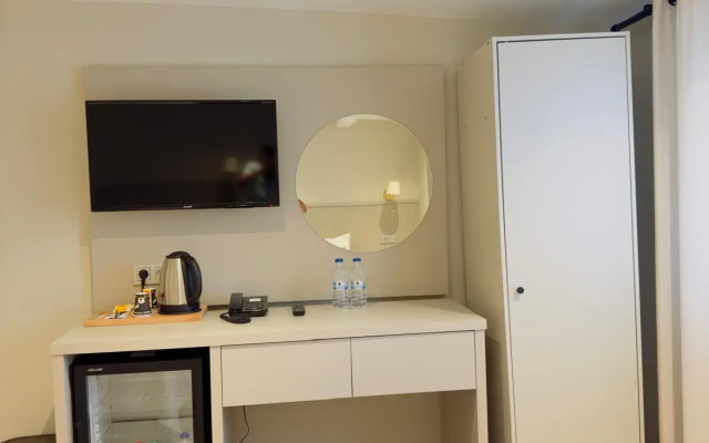 Astro Suites Hotel