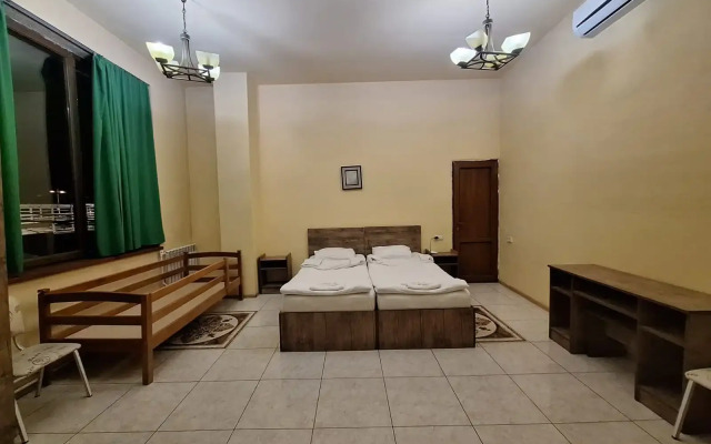 Li-Yes Qanaqer Bed&Breakfast