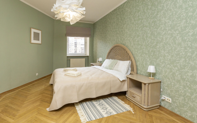 Prostornaya S Dvumya Spalnyami Flat