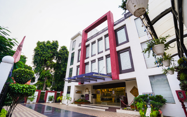 The Golden Apple Hotel