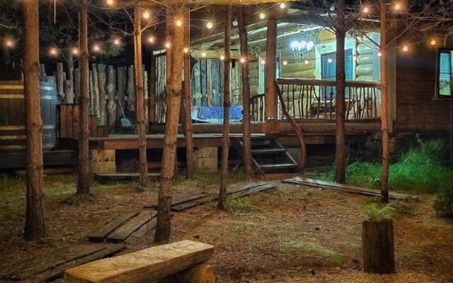 Частный Дом О, Дни в Лесу