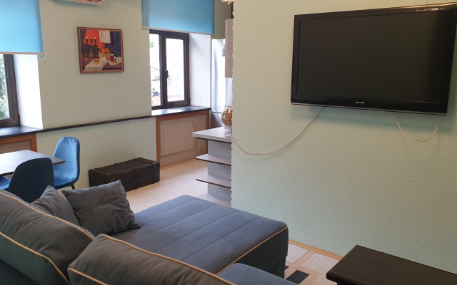 Апартаменты Зеленая лампа Уткинская 10