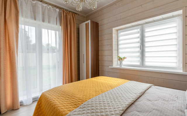 Частный дом Коттедж у озера на Речной