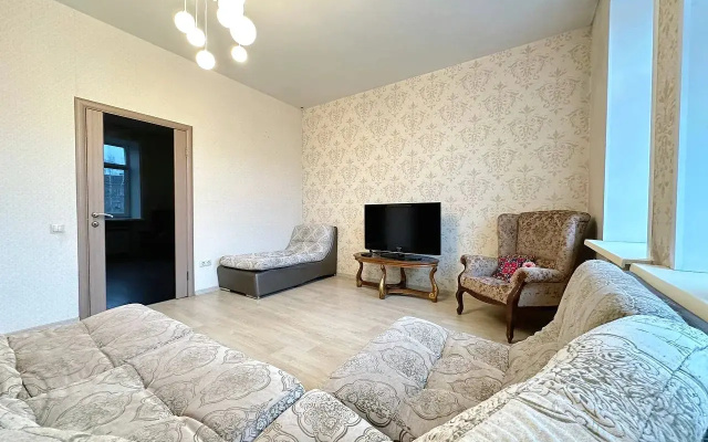 Kvartira Trehkomnatnaa v centre na Ordzonikidze radom s Nabereznoj