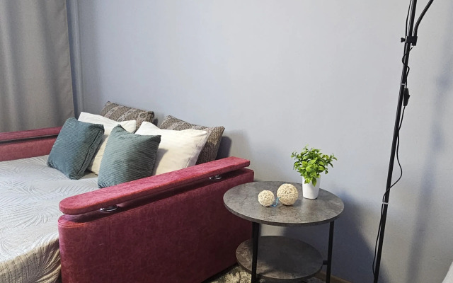 Bolshaya Uyutnaya Dvukhkomnatnaya Kvartira Flat