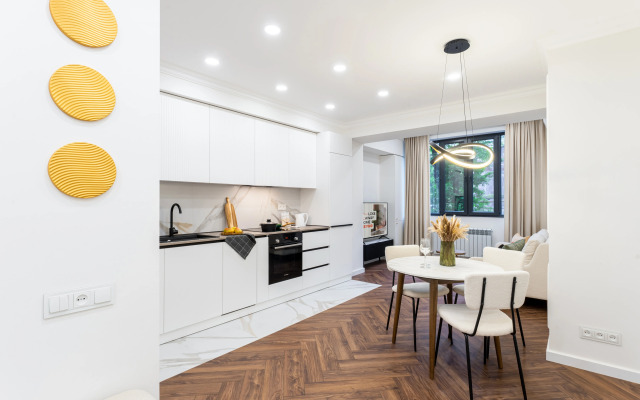 KeyGo #0130, 1 Bedroom, Designed, City Center Apartments