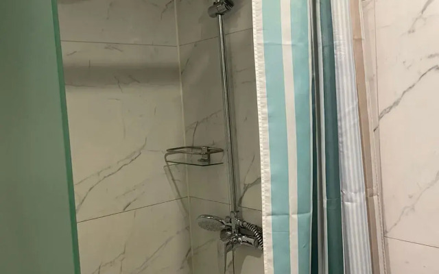 Living quarters Pug on Rubinstein