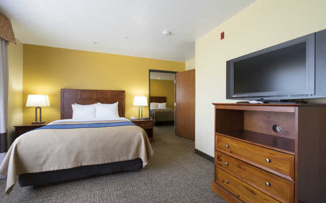 Comfort Inn & Suites Hotel