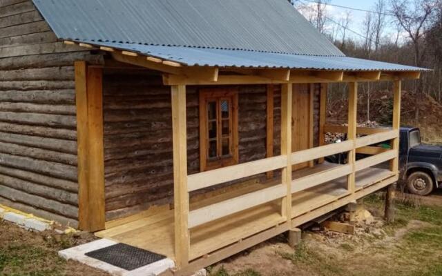 Бунгало Изба Пасечника трехместная. Хутор Медовый.