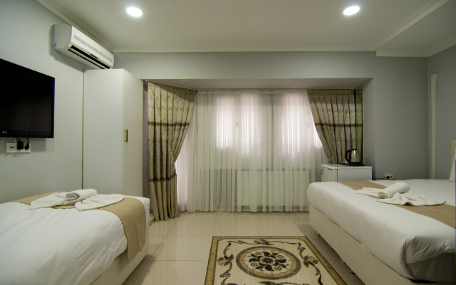 Istanbul Palace Hotel