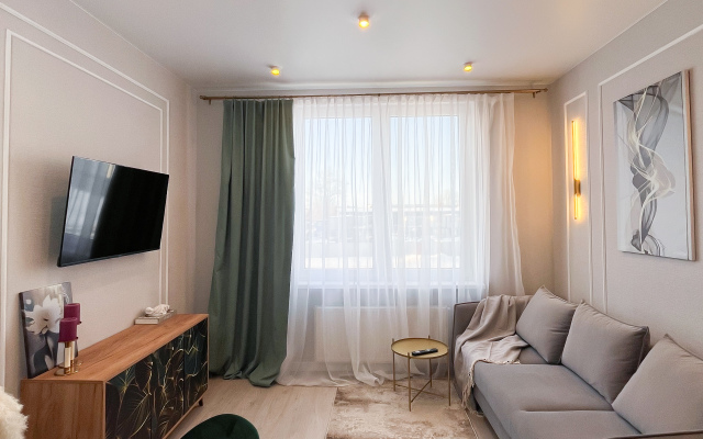 Semeynye U M. Frunzenskaya Apartments