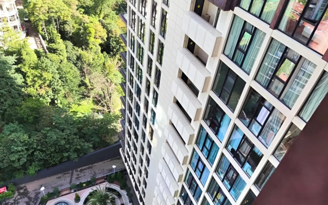 Apartaments v Zhk Metropol s Krasivym Vidom na Gory