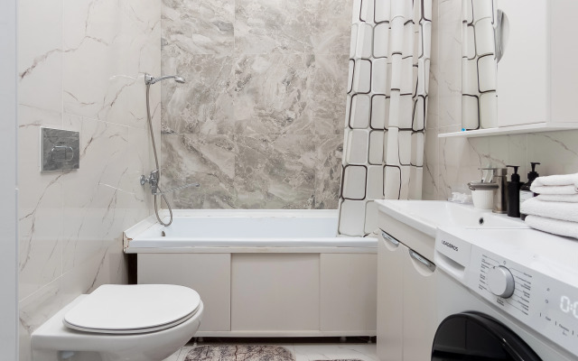 Yevrodvushka S Potryasayuschim Vidom Na Gorod Flat