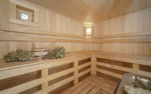 U Reki S Baney Private house