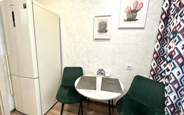 2-K Komfort S Bolshoy Lodzhiey Apartment