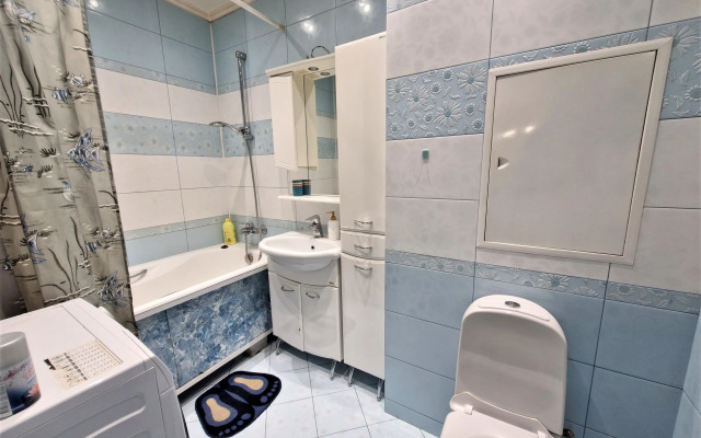 Bolshaya Svetlaya Na Kolpakova Flat