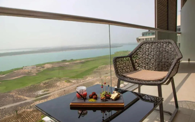 Yas Plaza Mangroves by IHG