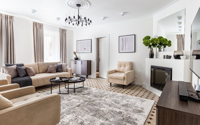 Letyourflat "Benua" (3 Bedrooms) Apartments