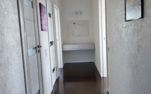 Na Prospekte Kosmonavtov 4b Apartments