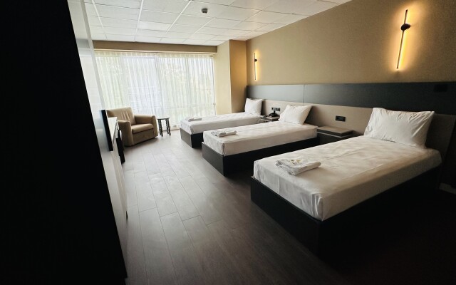 Esse Joven Hotel