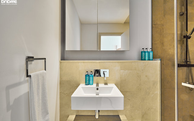 Апартаменты bnbmehomes | Lux Beachfront Getaway on Palm-20412