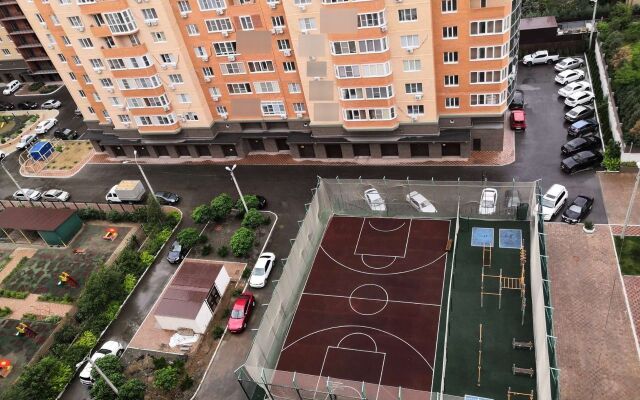 Na Ulitse Latysheva 3l Flat