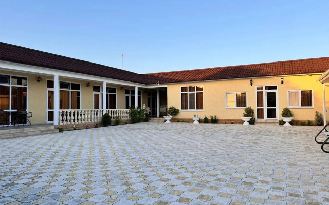 Luna Guest House
