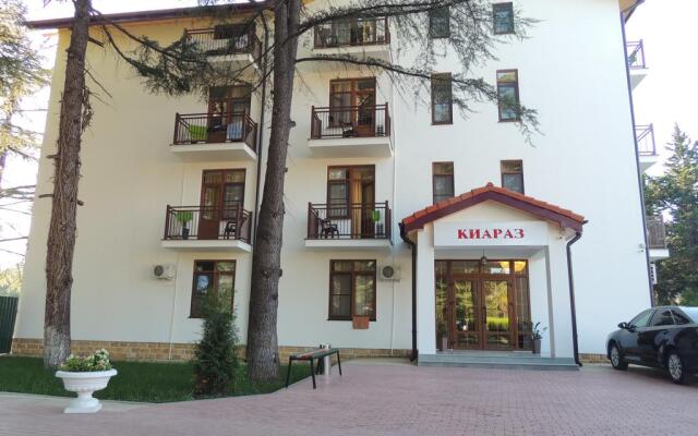 Kiaraz Start Hotel