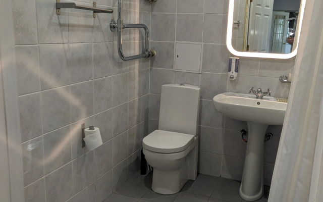 Апартаменты Двухкомнатная Севастопольская 6/4