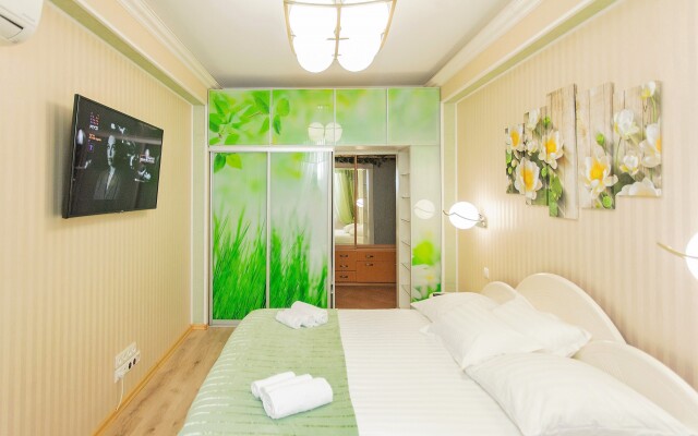 Na Tverskom Prospekte Flat