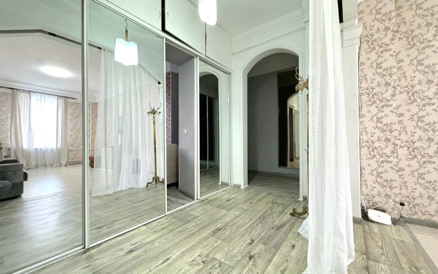 Квартира Трехкомнатная в Центре на Весенней напротив Драмтеатра