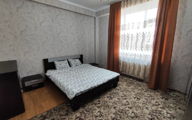 Prostornye Dvukhkomnatnye V Tsentre Bishkeka Apartments