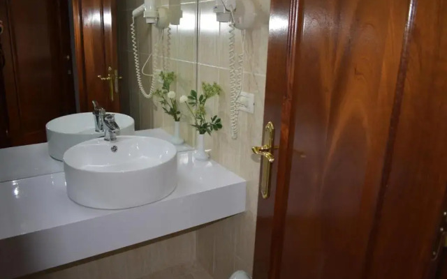 Arvi Hotel