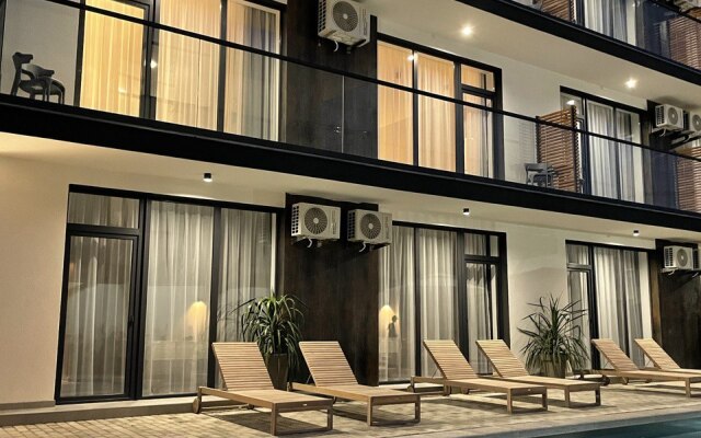 Azaliy 7 Hotel