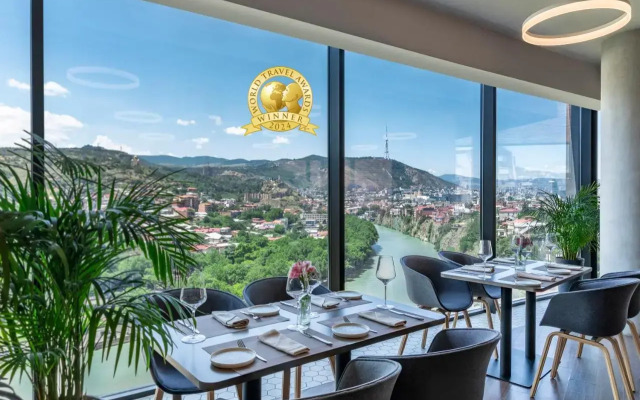 Hotel Golden Tulip Design Tbilisi