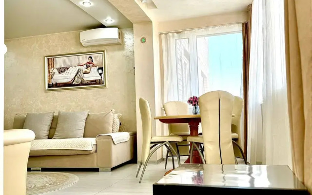 Zeyskaya 220 flat