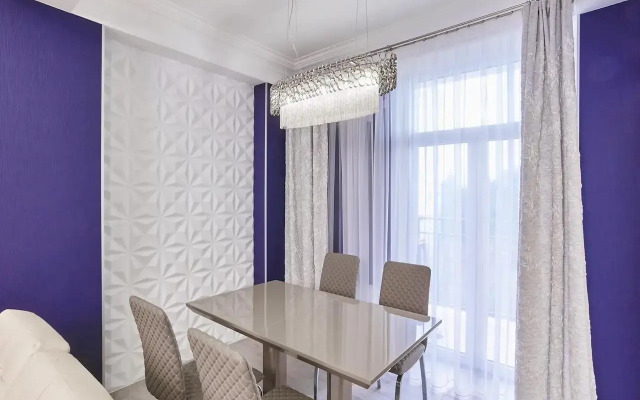 Shikarnaya V Tsentre Sochi U Parka Rivyera Flat