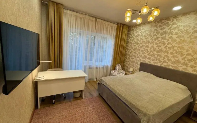 S Basseynom I Baney Private House