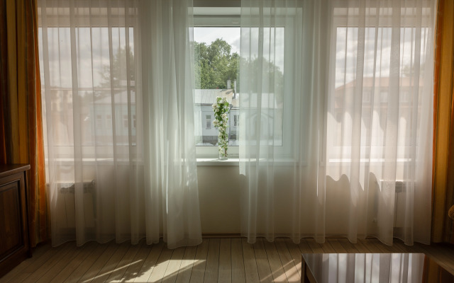 40 Meridian Arbat Hotel
