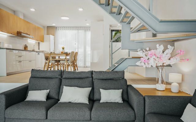 Riana Town Private house