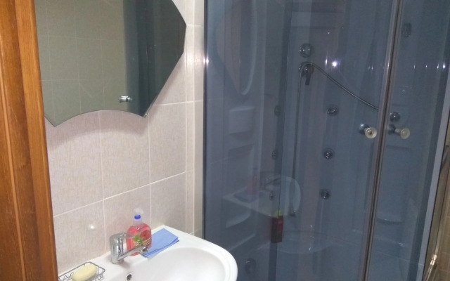 Uyutnaya Studiya V Tsentre Flat