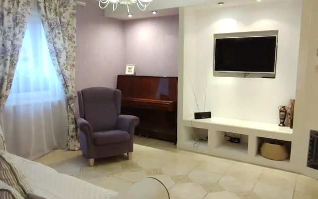 V Tsentralnom Rayone Flat