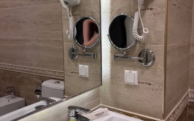 Orient Star Varahsha Hotel