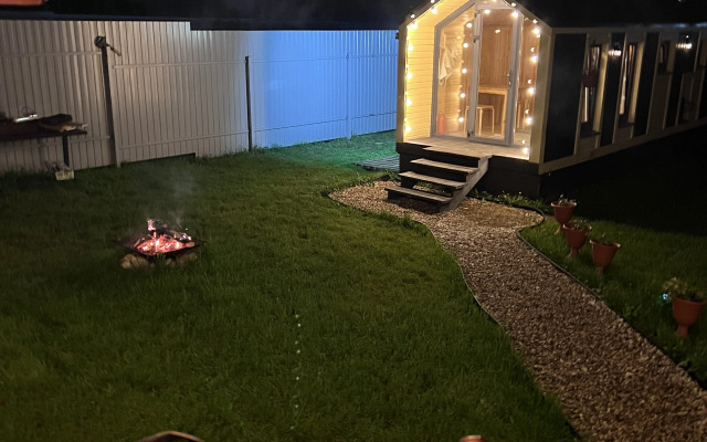 Tri Berezy Private house