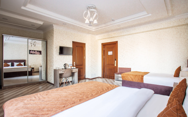 Manifa Hotel