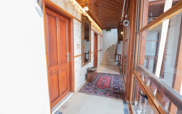 Отель White Garden