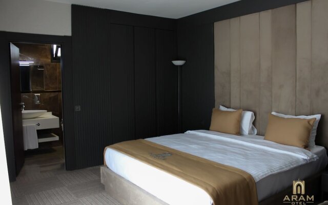 Aram Hotel